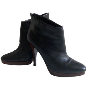 STEVE MADDEN Platforn Leather Pumps size 9.5 M